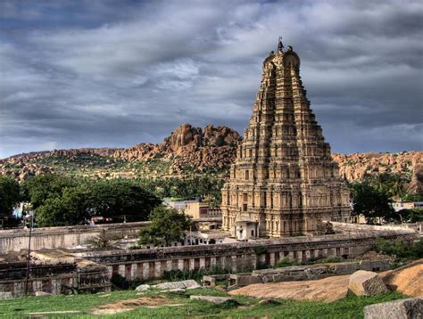 ¡Sumérgete en la historia con el Templo de Shaojun en Loudi! Un lugar antiguo lleno de misterio y belleza arquitectónica