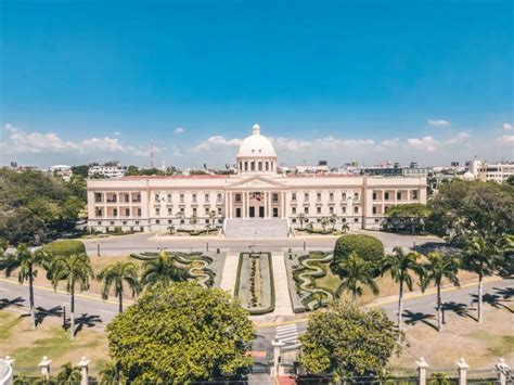  El Palacio Nacional de Negelle: Un Tesoro Eclesiástico y un Legado Imperial en Addis Abeba