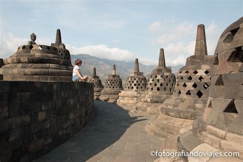 ¿Has oído hablar de la increíble belleza del Templo Borobudur, un monumento histórico budista en medio de las exuberantes tierras de Java Central?