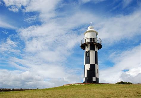 ¡El Faro de Yport: Una experiencia costera con aroma a historia!